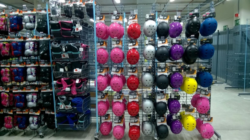 decathlon near sarojini nagar